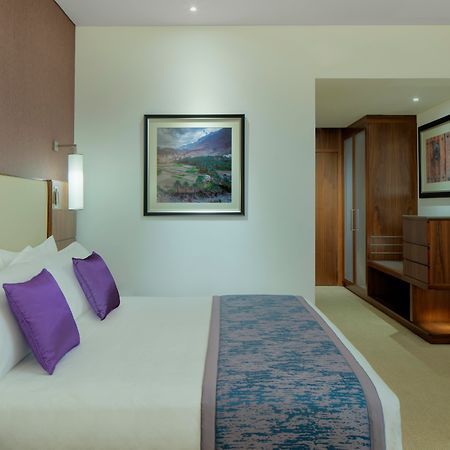 Hotel Crowne Plaza Muscat Ocec By Ihg Exteriér fotografie